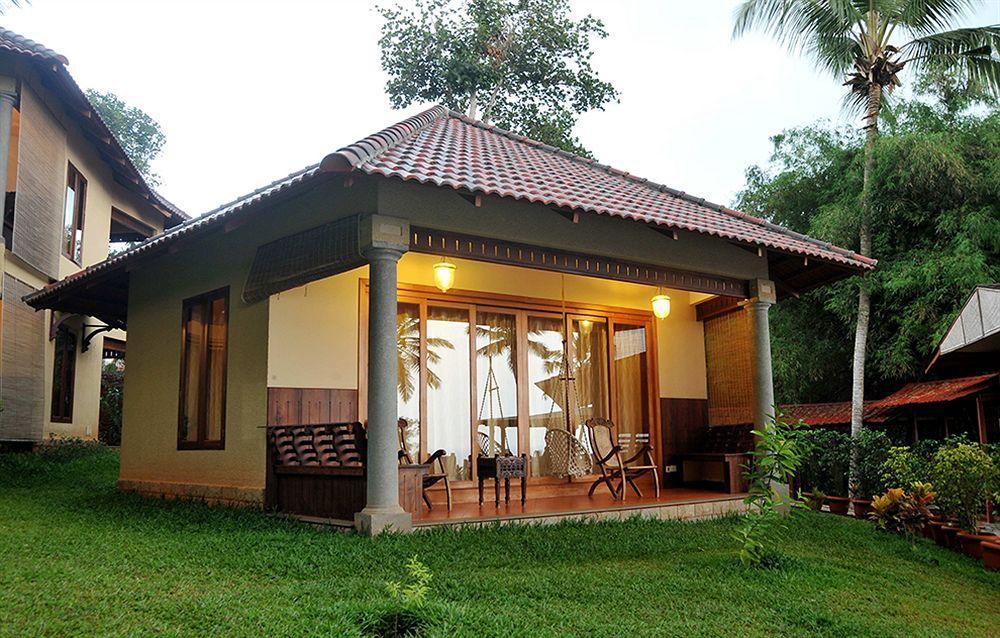 Готель Ananda Lakshmi Ayurveda Retreat Chowara Екстер'єр фото